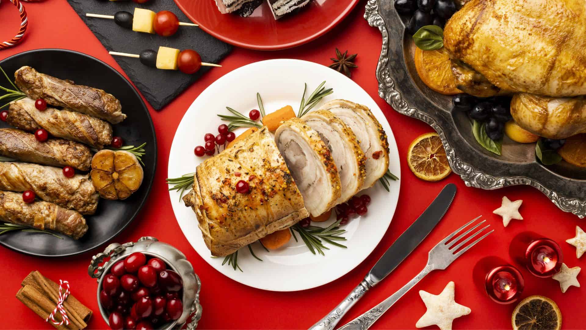 Consigli nutrizionista per affrontare il cibo delle feste natalizie con moderazione e benessere.